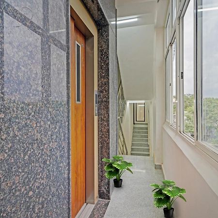 Townhouse 1096 Hotel Redfox Nungambakkam Chennai Bagian luar foto