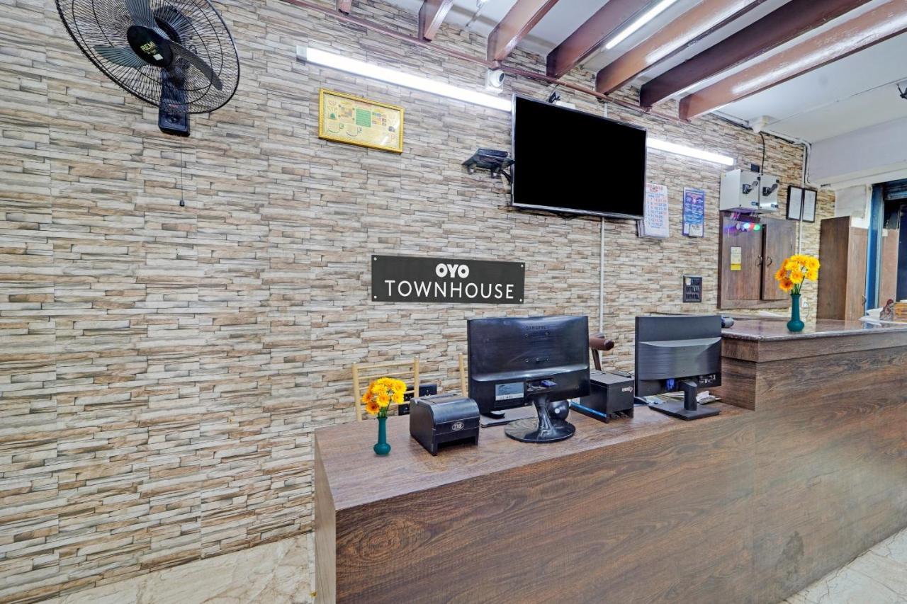 Townhouse 1096 Hotel Redfox Nungambakkam Chennai Bagian luar foto