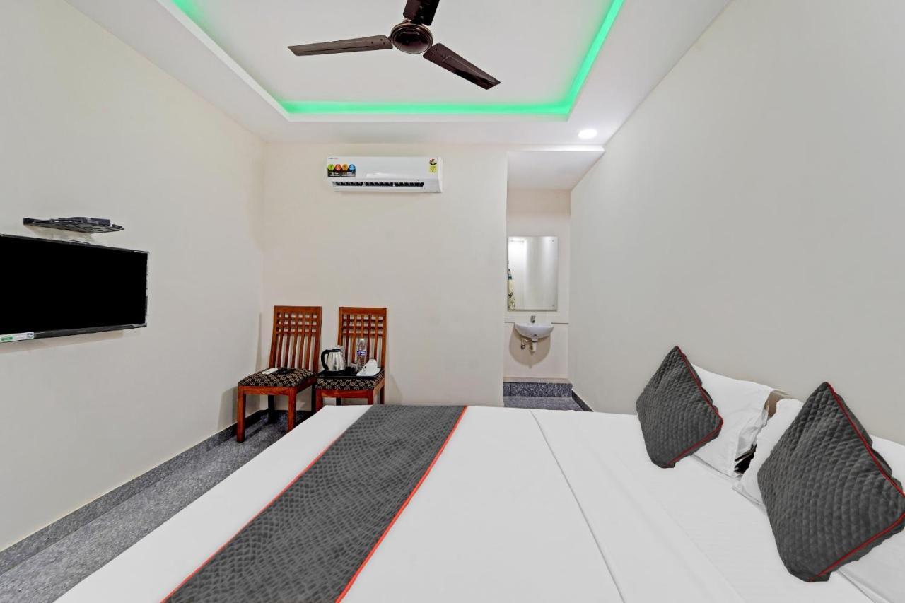 Townhouse 1096 Hotel Redfox Nungambakkam Chennai Bagian luar foto