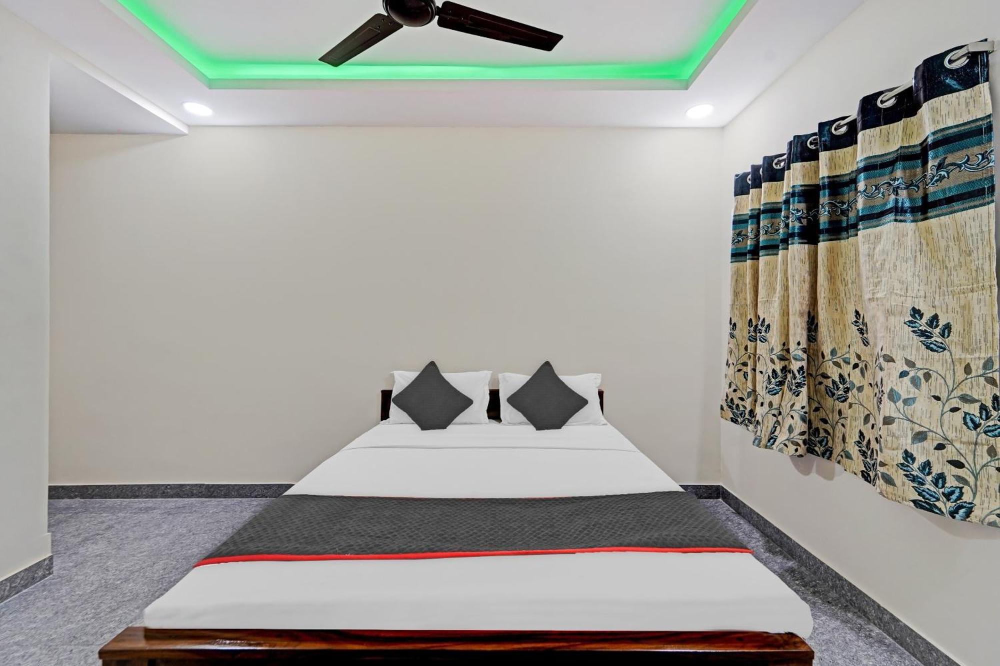 Townhouse 1096 Hotel Redfox Nungambakkam Chennai Bagian luar foto
