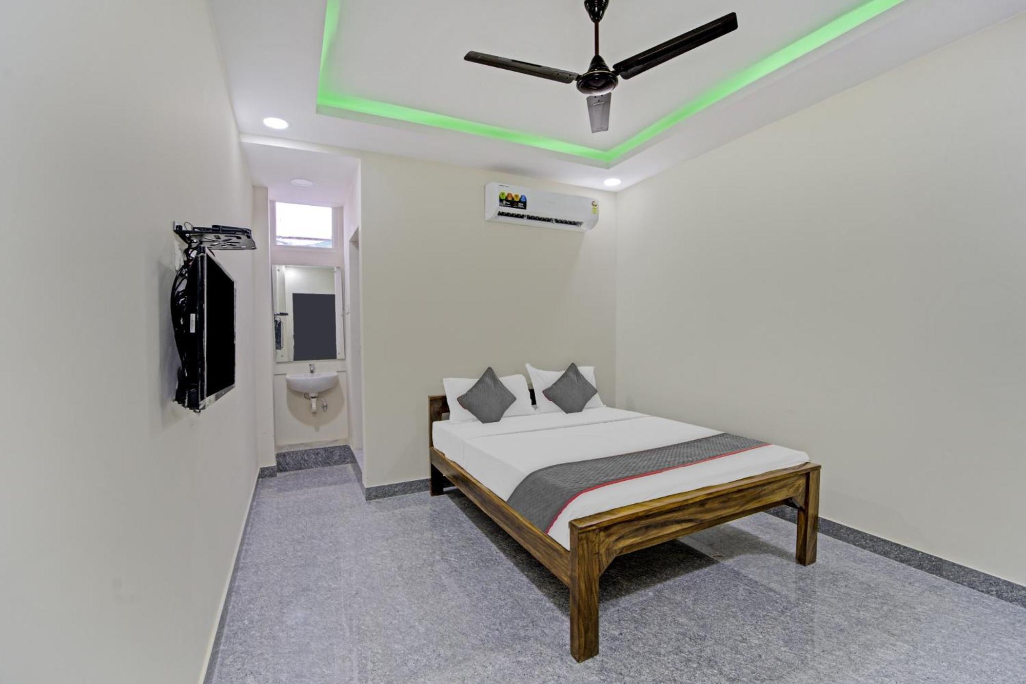 Townhouse 1096 Hotel Redfox Nungambakkam Chennai Bagian luar foto